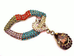 Gif animé bouche bijoux